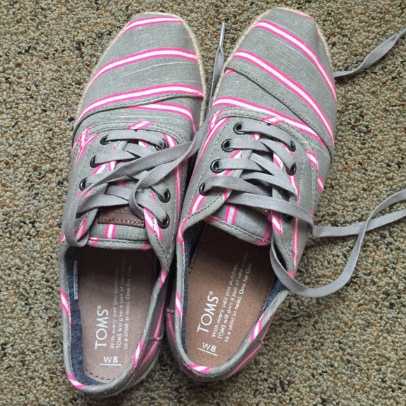 BRAND NEW never worn Tom Sneakers