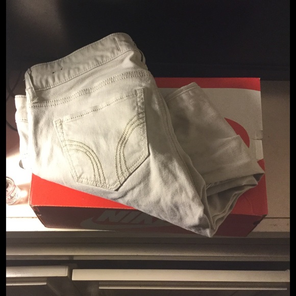 3 hollister jeans for $35 on merc $45 posh