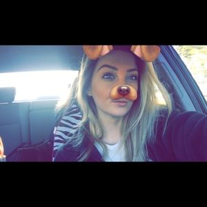 Meet your Posher, Makayla