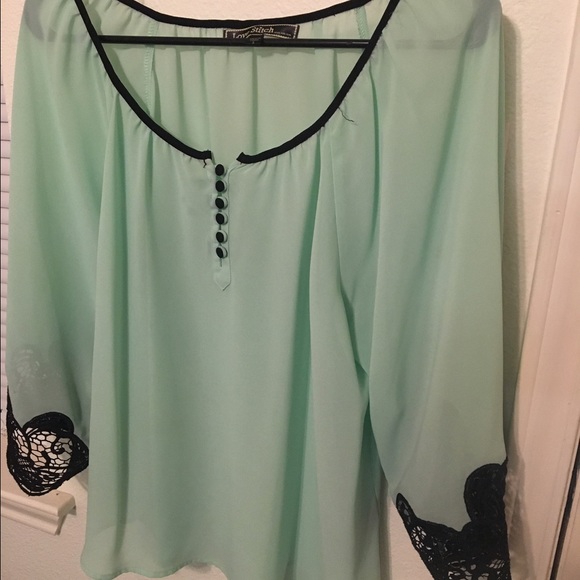BLOUSE