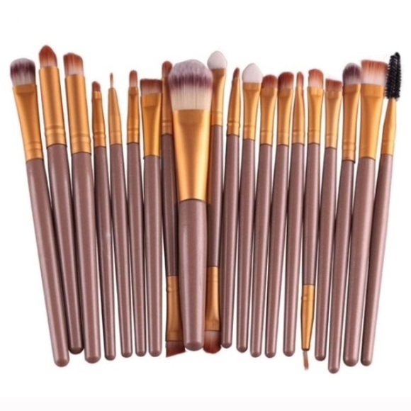 Makeup brushes set.