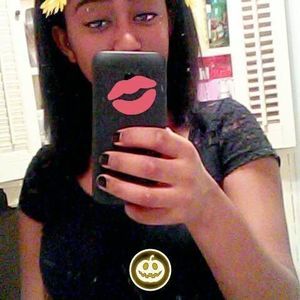 Meet your Posher, Dalia