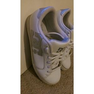 ⚡SALE⚡ 8.5W DC White/Silver/Grey Skate Sneakers