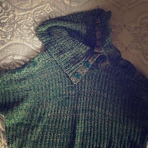 Green short sleeve sweater