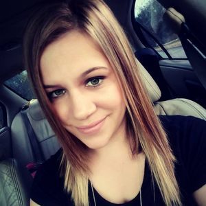 Meet your Posher, Courtney