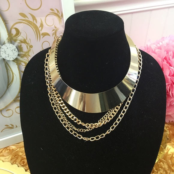 Gold 3 link choker chain, heavy medal