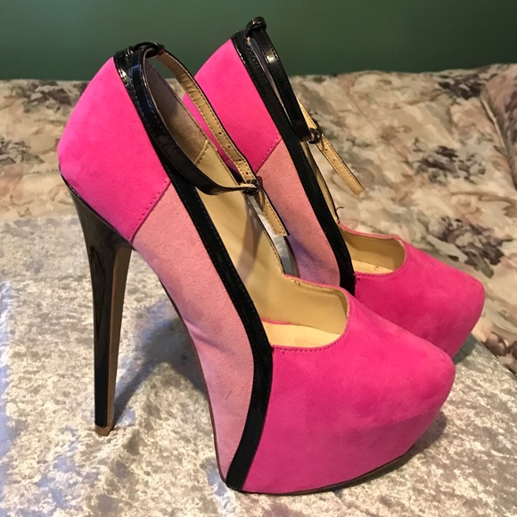 High Heels - Picture 3 of 4