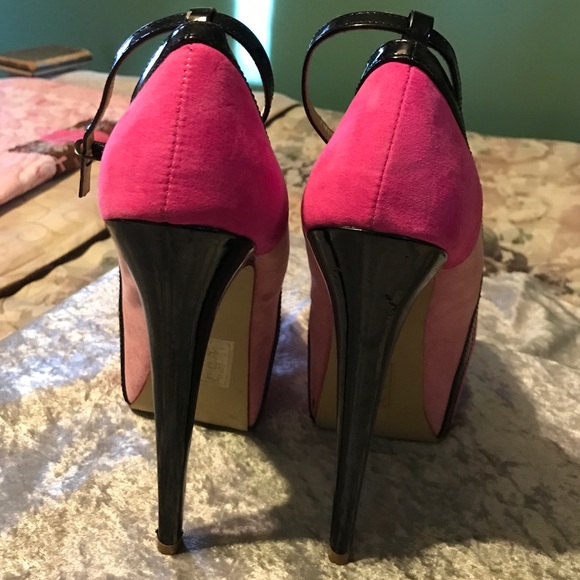 High Heels - Picture 4 of 4