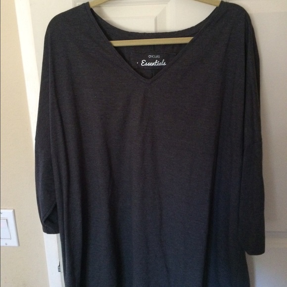 Classic dark gray soft tee with 3/4 sleeves!! 💎💎