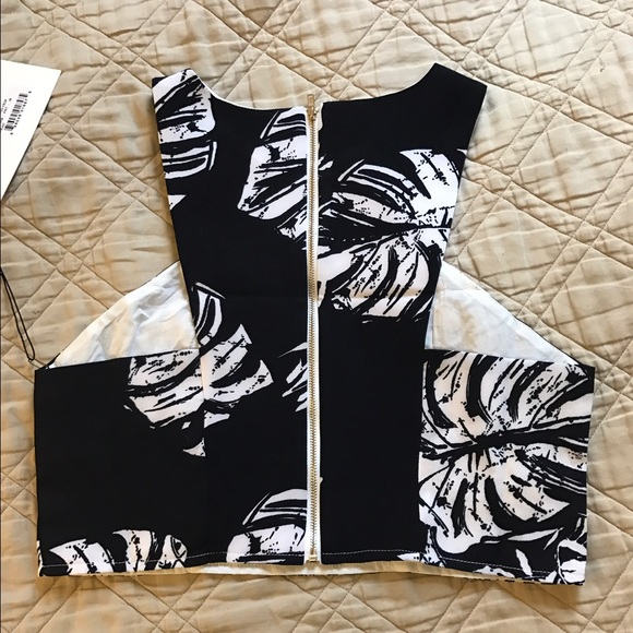 Bishop + young NWT crop top - Picture 2 of 3