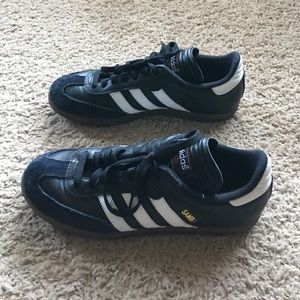 Adidas tennis shoes