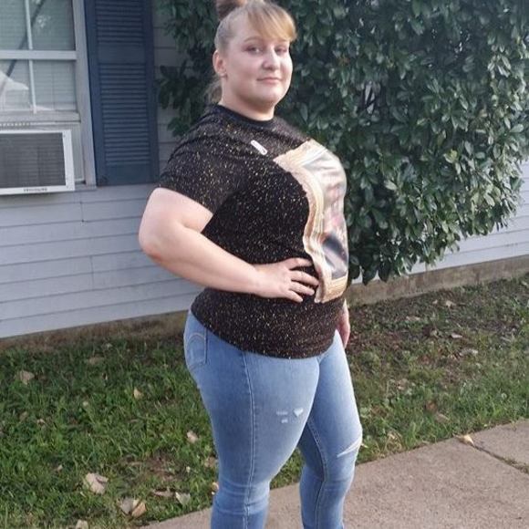 Meet your Posher, Carolyn - Picture 1 of 1