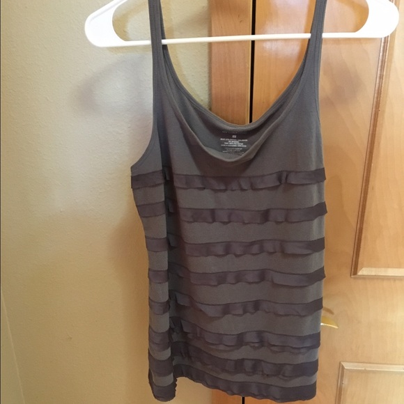 Grey ruffled tank
