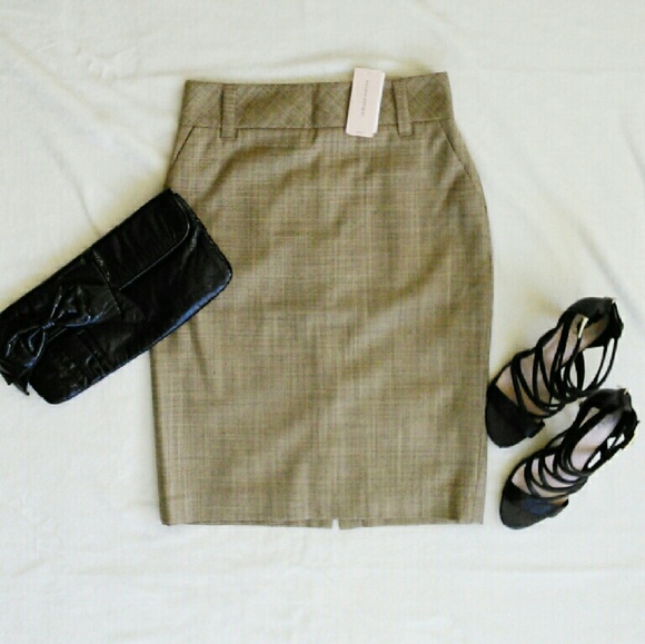 NWT -Banana Republic Pencil Skirt - Size 2P