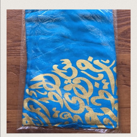 Chic Calligraphy Pashmina
