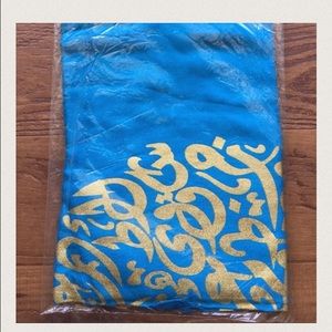 Chic Calligraphy Pashmina