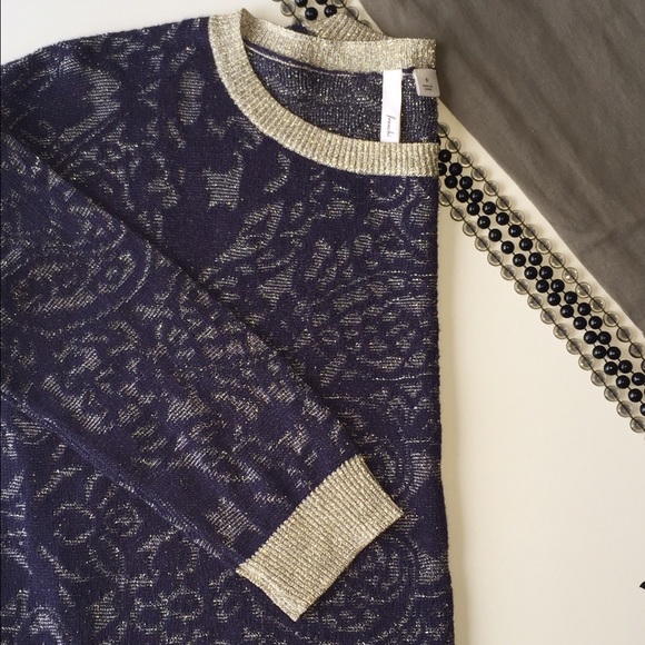 ❤️HP❤️ FRENCHI | plum and gold light sweater top