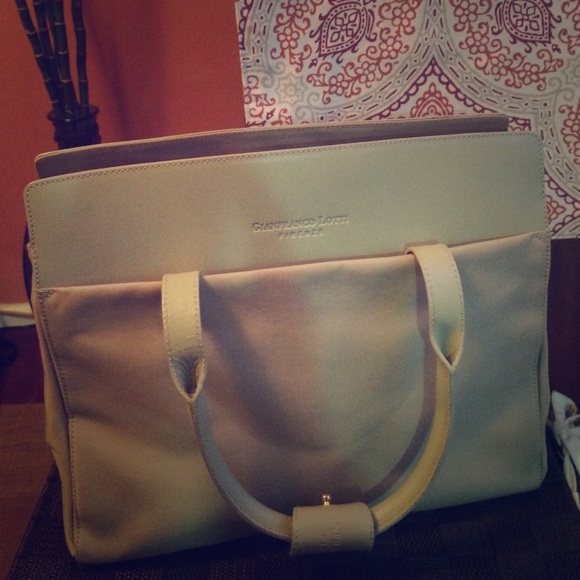 Light camel 🐫 color.Comfortable to carry !