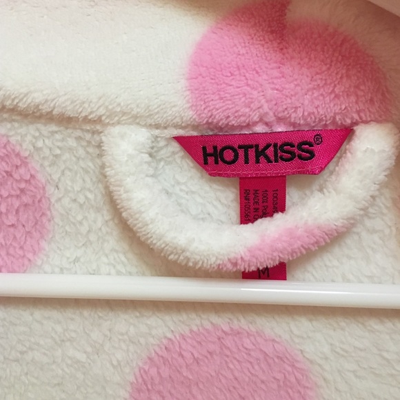 Robe - Picture 2 of 4