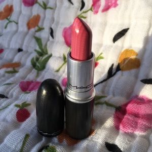 Mac lipstick in "Lovelorn"