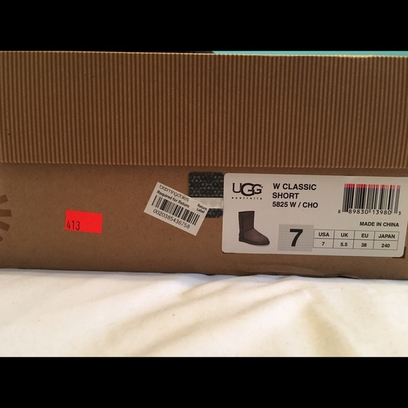 UGG- Classic Short- Brown-size 7. - Picture 4 of 4