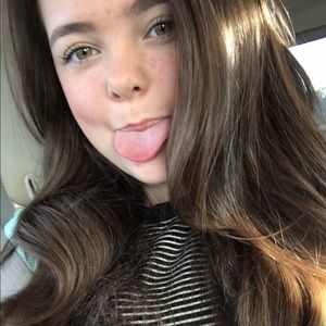 Meet your Posher, Nikole