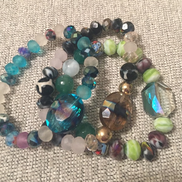 Handmade! BNWT • semi and glass stretch bracelet - Picture 3 of 4