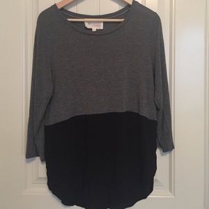 Two by Vince Camuto long drapey shirt