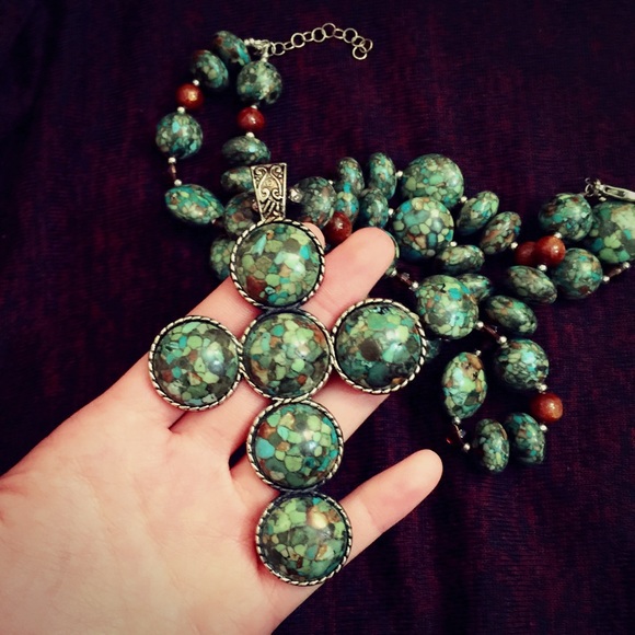 Jewelry - Antiqued vintage cross necklace