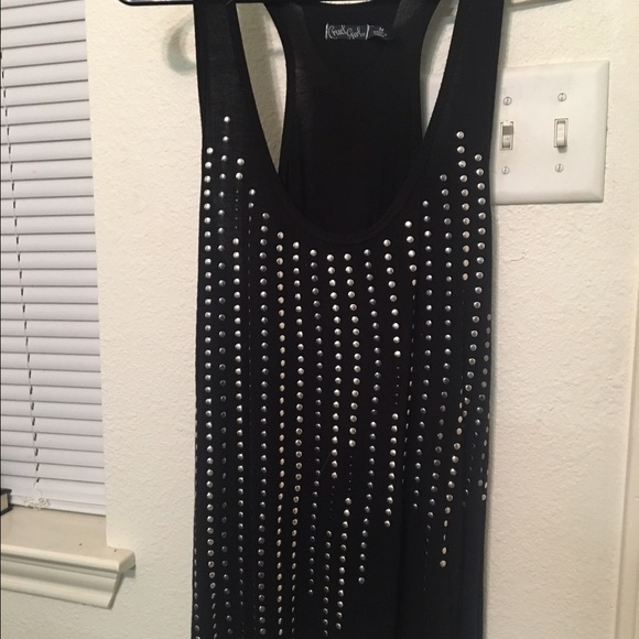 STUDDED TANK