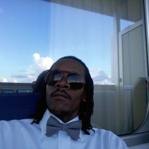 Meet your Posher, Larry