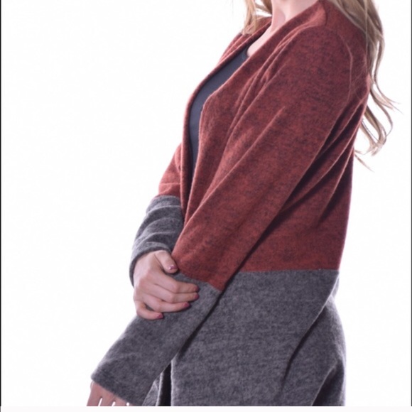 🎉HP 11/12🎉 ☃Color-block open pocket cardigan☃️ - Picture 3 of 4