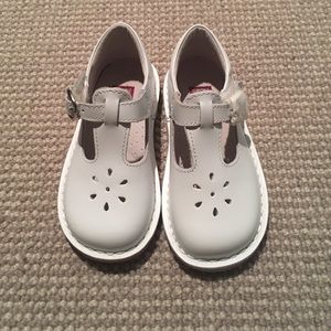 NEW L'Amour size 9 tstrap shoes