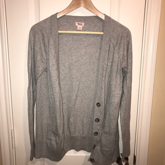 Grey cardigan
