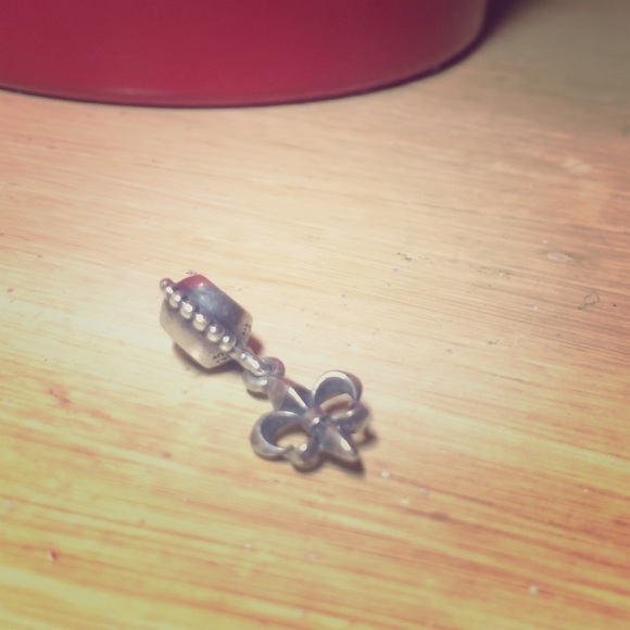 Pandora charm, Fleur De Lis!