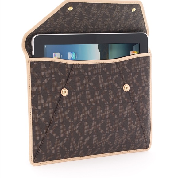 Authentic Micheal Kors iPad case gently used - Picture 1 of 1