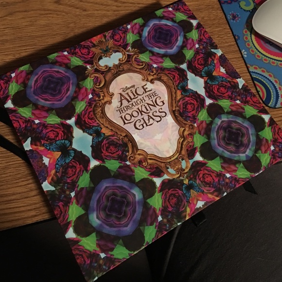 UrbanDecay Alice Through the Looking GlassPalette