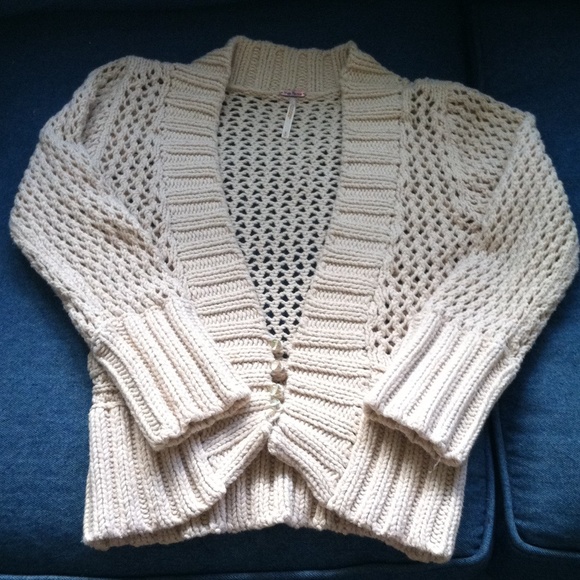 SOLD Free People Ivory Shrug SP Great for Fall - Picture 3 of 5