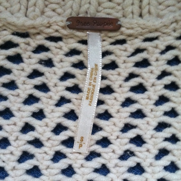 SOLD Free People Ivory Shrug SP Great for Fall - Picture 5 of 5