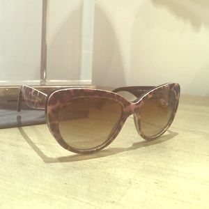 Dolce & Gabbana sunglasses 🕶