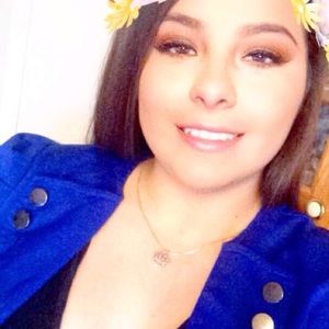 Meet your Posher, Edith