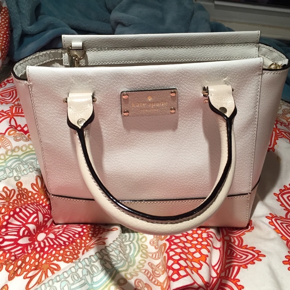 kate spade Handbags - Kate Spade cream tote