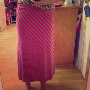 Girls maxi skirt with geometric design