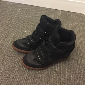 Also high heeled sneakers