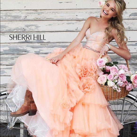 Brand New Sherri Hill peach prom dress. Size 8 - Picture 1 of 4