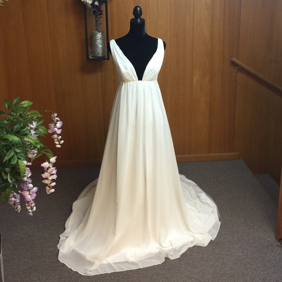 the collections by lynn Dresses & Skirts - The collections destination ivory wedding/formal