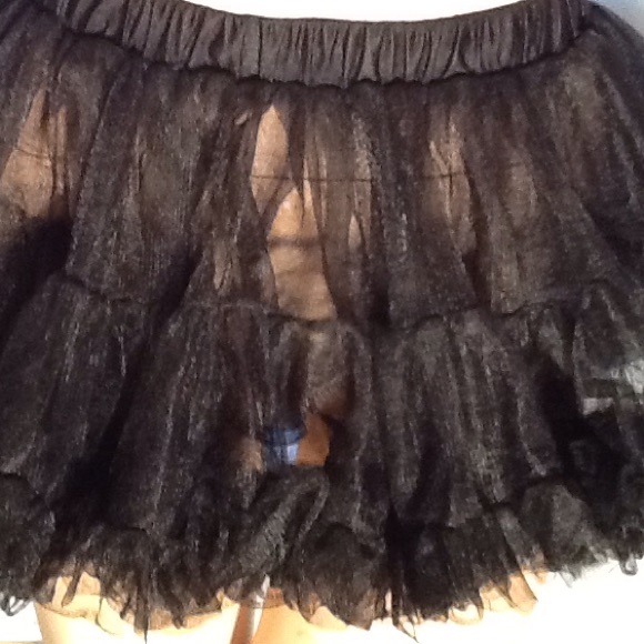 💋Fun & Flirty Full Ruffled Tu-Tu💋 - Picture 2 of 2