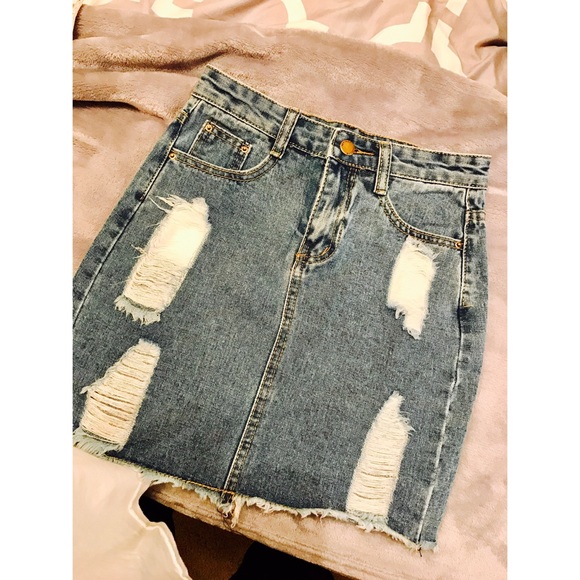 Vintage/modern Jean/Denim Skirt Size Small!