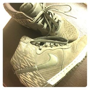 New Listing 💥 Nike Wedge Sneakers😉