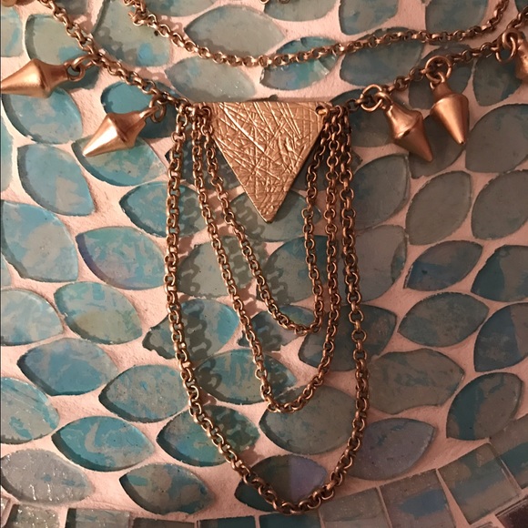 Chic, Edgy and Fun Gold Necklace - Picture 4 of 4